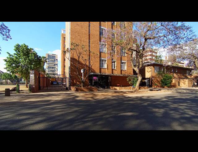 2 BEDROOM APARTMENT FOR SALE IN SUNNYSIDE